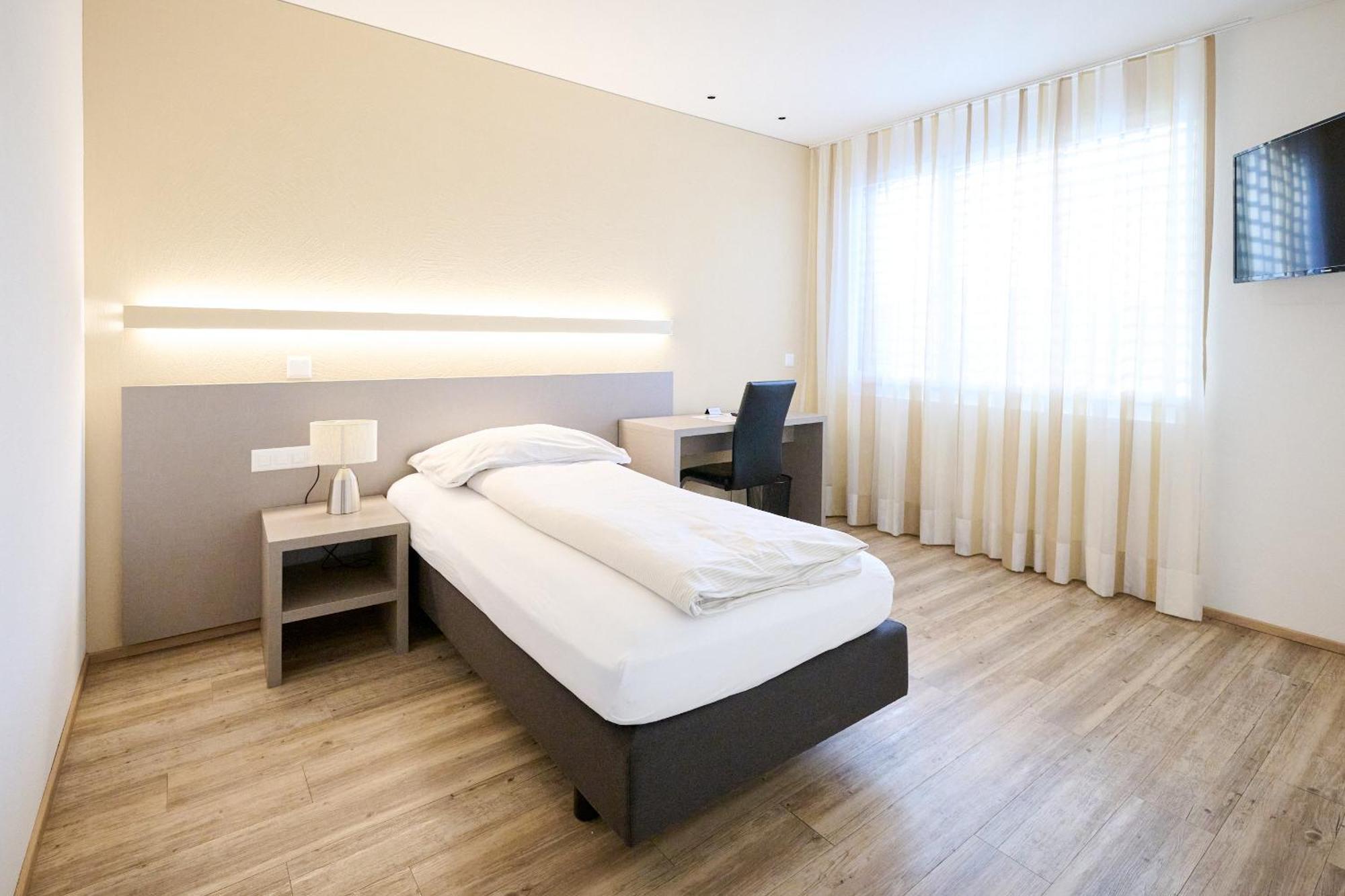 Hotel Am Kreisel Self-Check-In By Smart Hotels Lachen Buitenkant foto